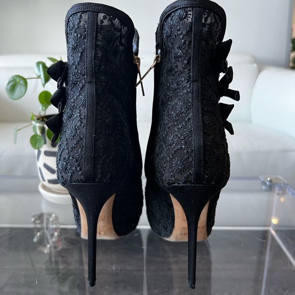 CHRISTIAN DIOR | BLACK MESH DESIGN SATIN HEELED BOOTIES W/ BOWS - Picture 5 of 12